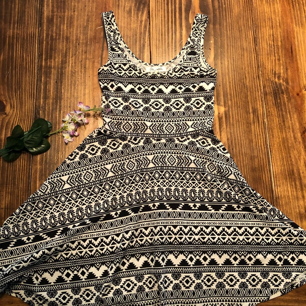 Aeropostale white & black tribal sleeveless dress